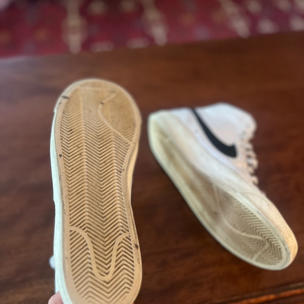 Nike Blazers Mid ‘77 White and Black Sneakers (Mens 7.5 / Womens 6) - Picture 6 of 8